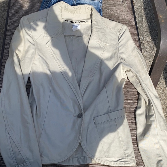 PUNK ROYAL Fitted one button short blazer- lightly worn great condition!! - Picture 3 of 4